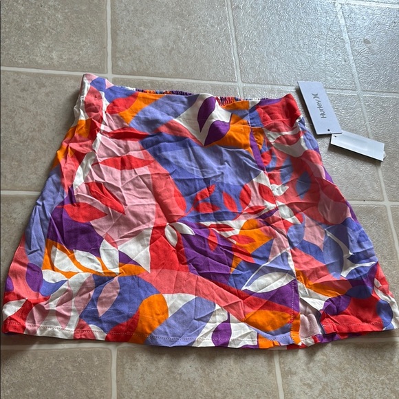 Hurley Purple and Red Mini Skirt with Abstract Design - Picture 5 of 6